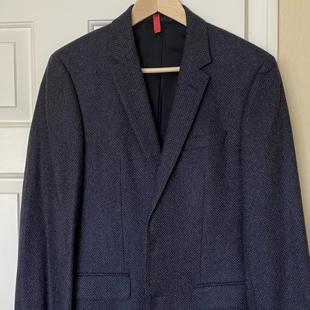 Hugo Boss blue blazer. As good as new. Size 48.
